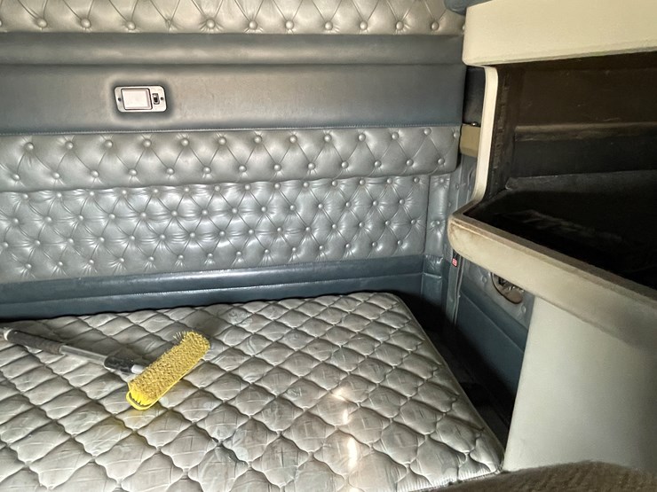 2000-kenworth-w900l-image-66