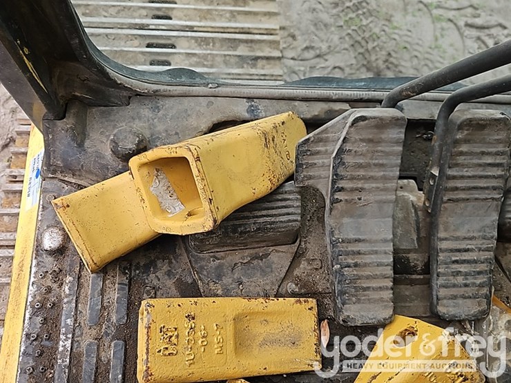 2007-komatsu-pc220-lc-8-image-45