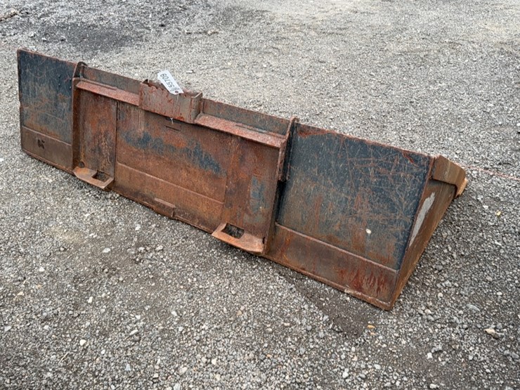 #2042-•-cat-84"-skid-steer-smooth-bucket-image-3