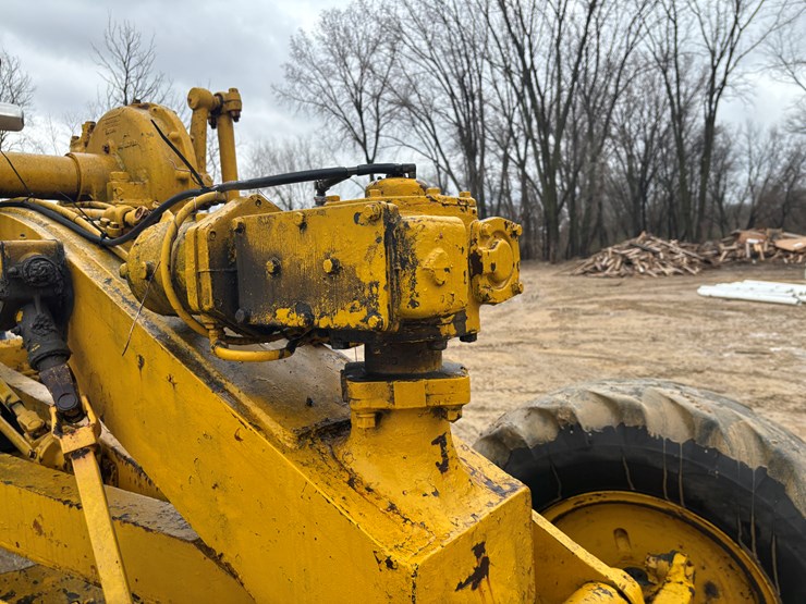 caterpillar-12-image-45