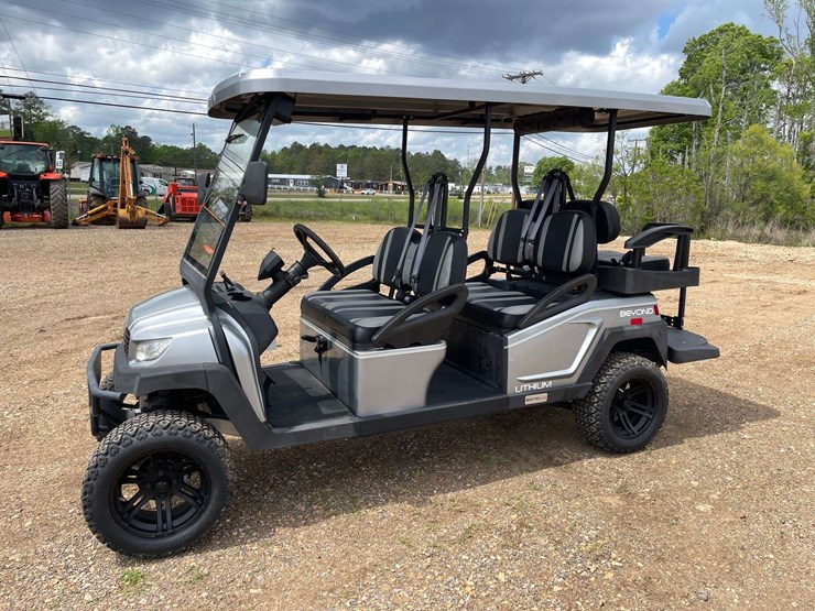 2023-bintelli-electric-6-seater-golf-cart-w/-on-board-charger-(38-miles-showing)-image-1