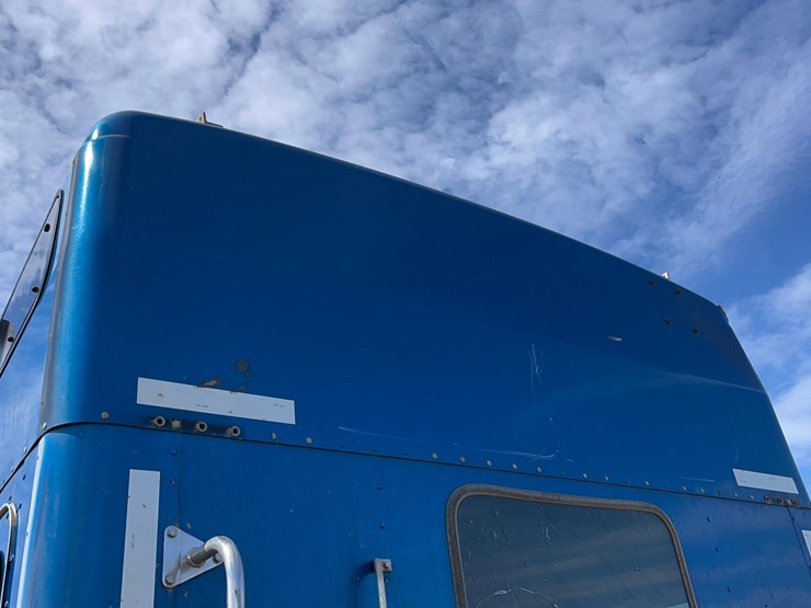 2004-kenworth-w900-image-24