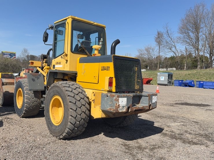 komatsu-wa180-image-10