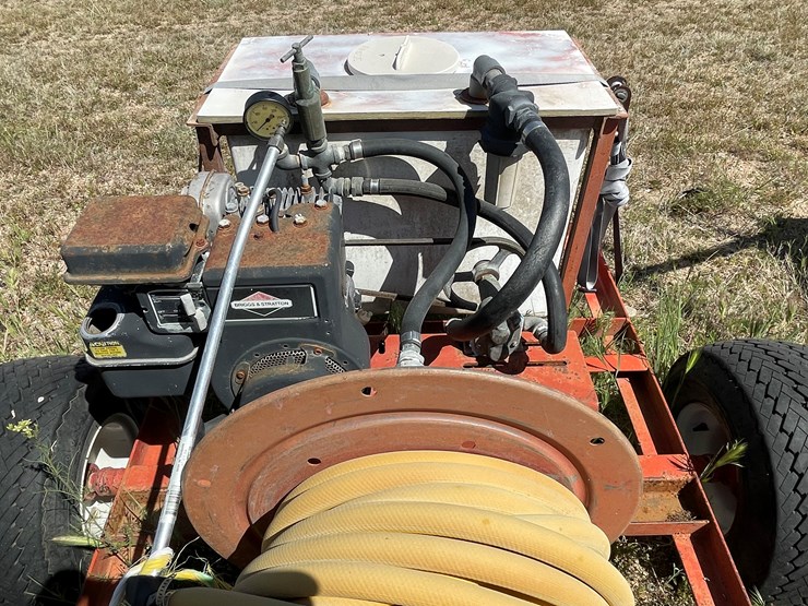 #4042-•-reel-sprayer-on-cart-image-14