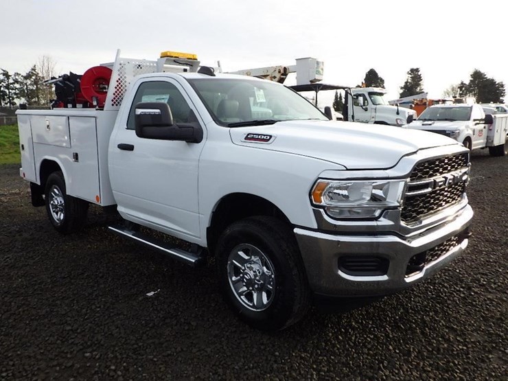 2024-dodge-ram-2500-image-3