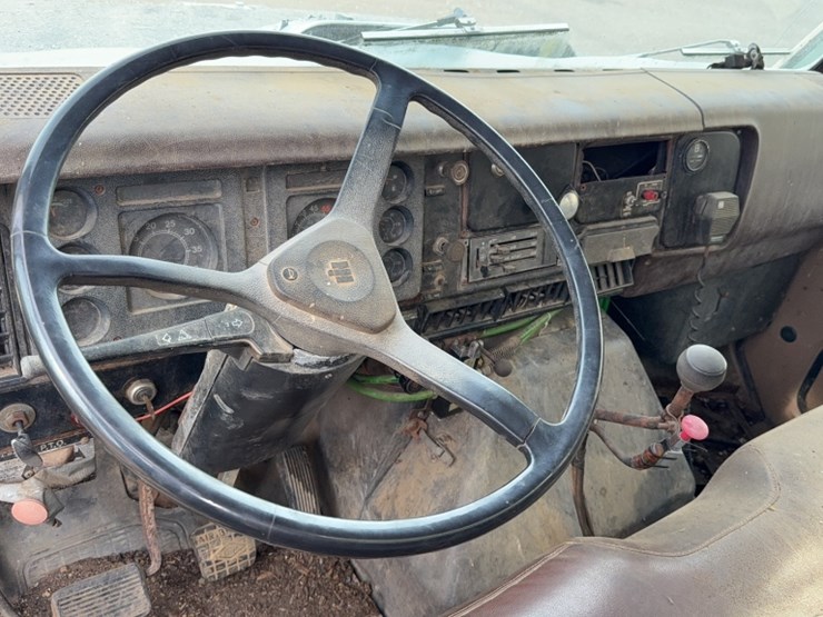 1985-international-s1900-image-17