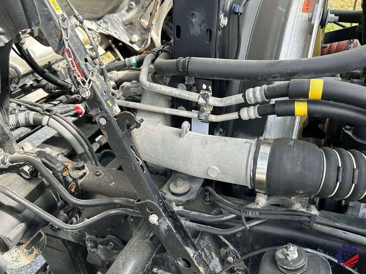 2013-ud-ud3300-s/a-garbage-truck-image-24