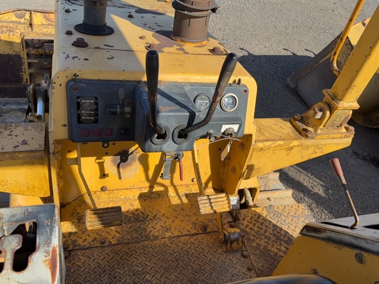 komatsu-d37e-2-image-13