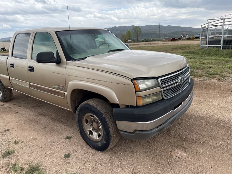 #4006-•-2005-chevy-crew-cab-truck-(az-title)-image-18