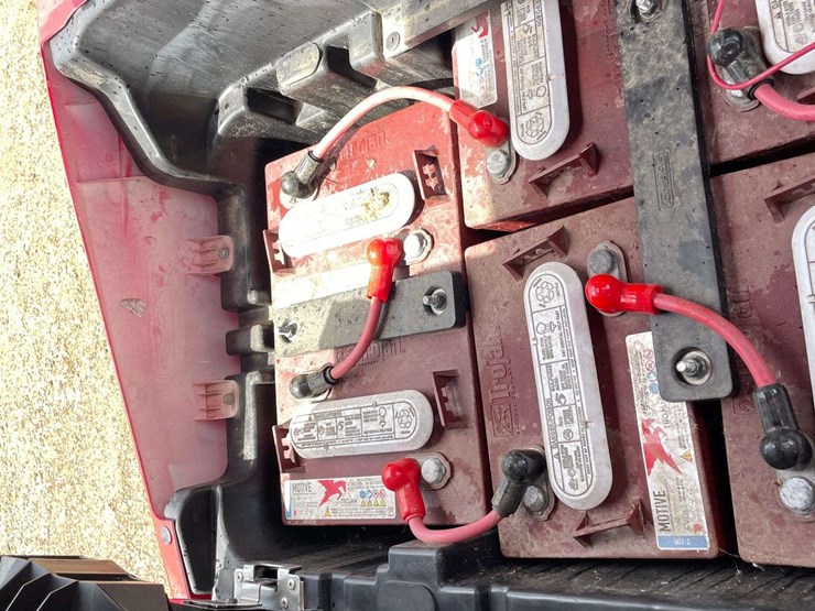 2023-bintelli-48-volt-electric-6-seater-golf-cart-w/-on-board-charger-(46-miles-showing)-image-7