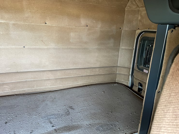 1998-peterbilt-378-image-73