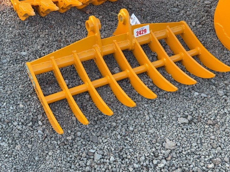 caterpillar-303-image-1