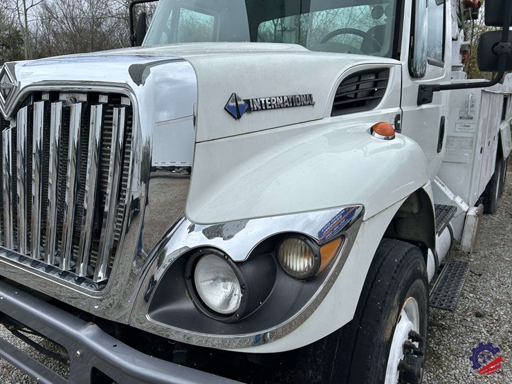 2009-international-7400-image-22