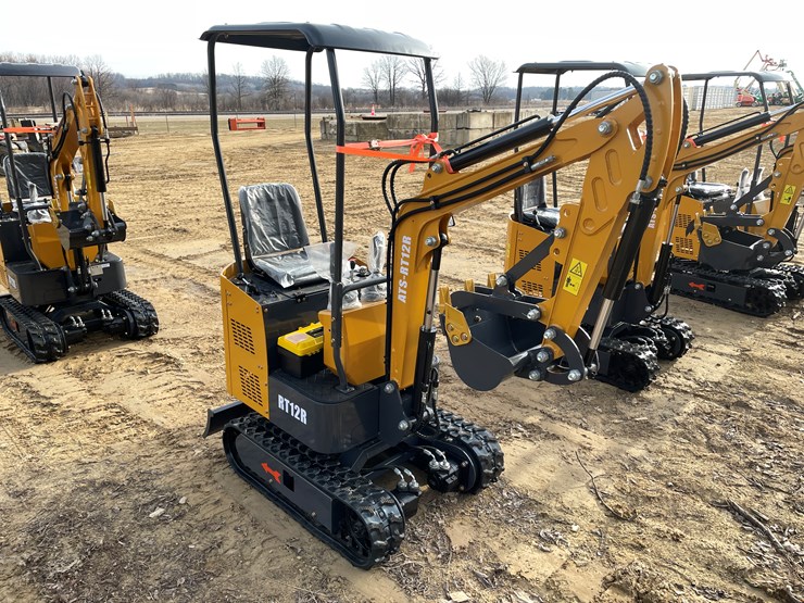 #1040-•-new-ats-rt12r-mini-excavator-image-3