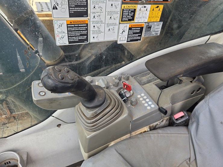 deere-470g-lc-image-55