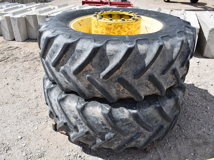 2009-john-deere-8330-image-95