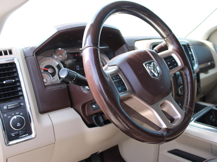 2015-ram-2500-laramie-longhorn-image-43