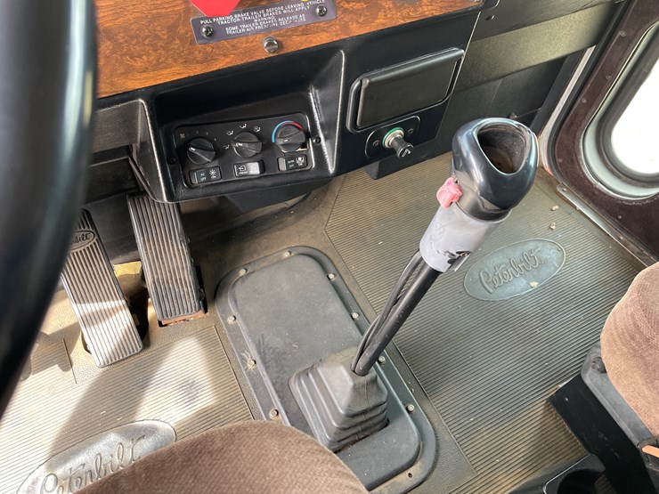 1998-peterbilt-378-image-69