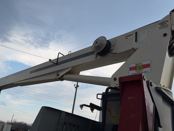 2006-ford-750-image-8