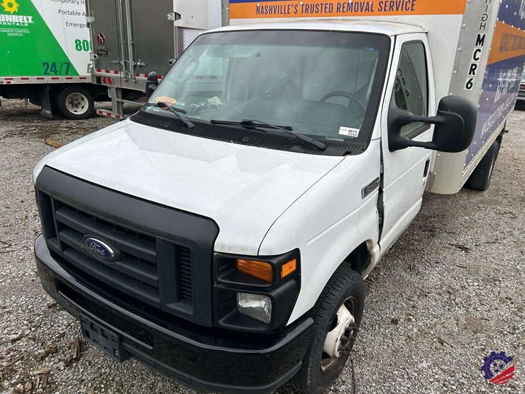 2017-ford-e450-image-19