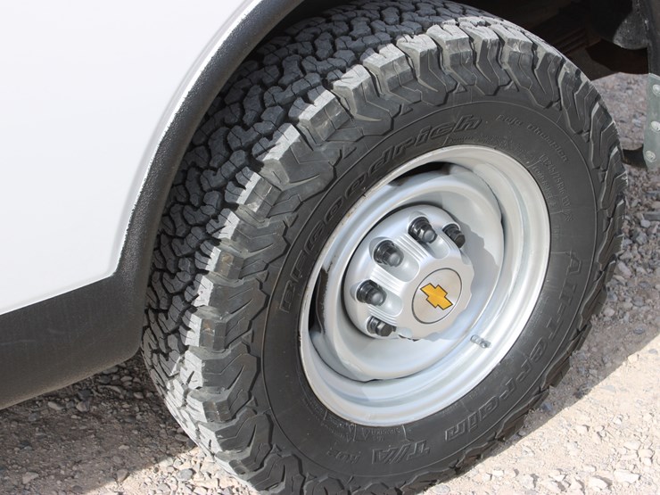 2001-chevrolet-express-3500-image-15