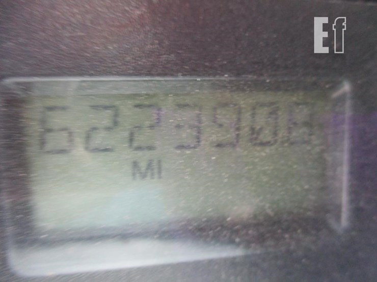 2009-freightliner-columbia-120-image-27