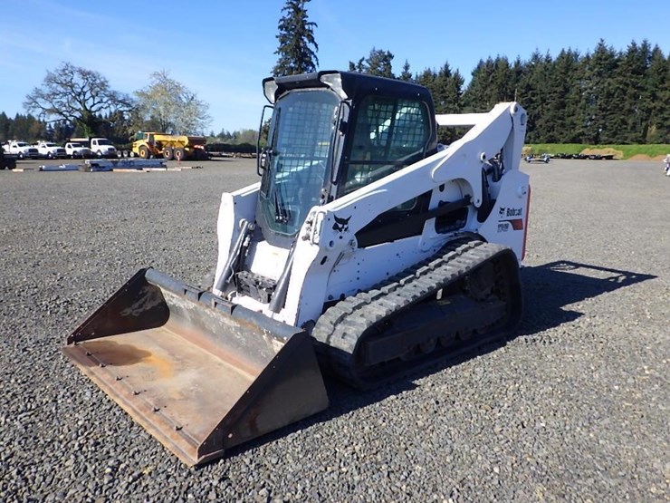 2021-bobcat-t740-image-1