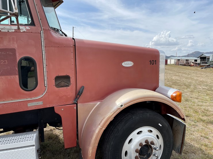 1998-peterbilt-378-image-30