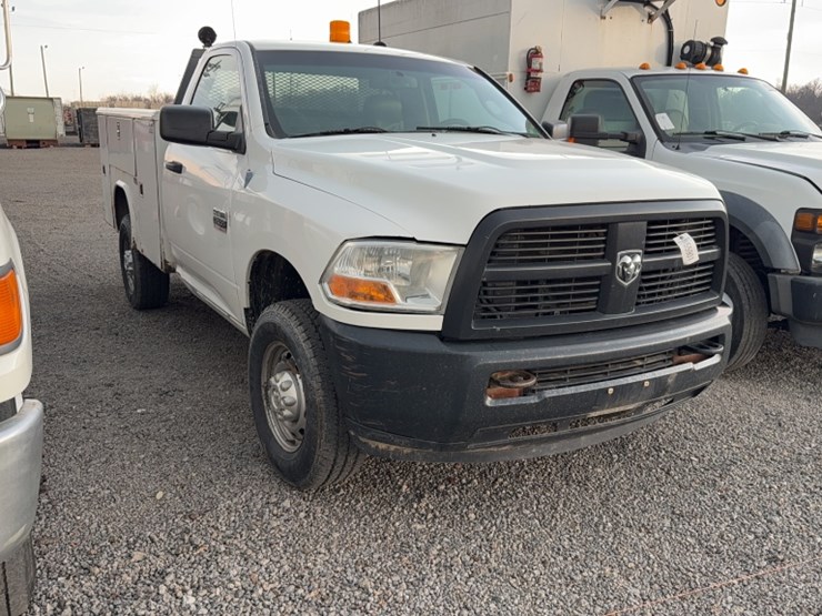 2012-dodge-2500-image-3