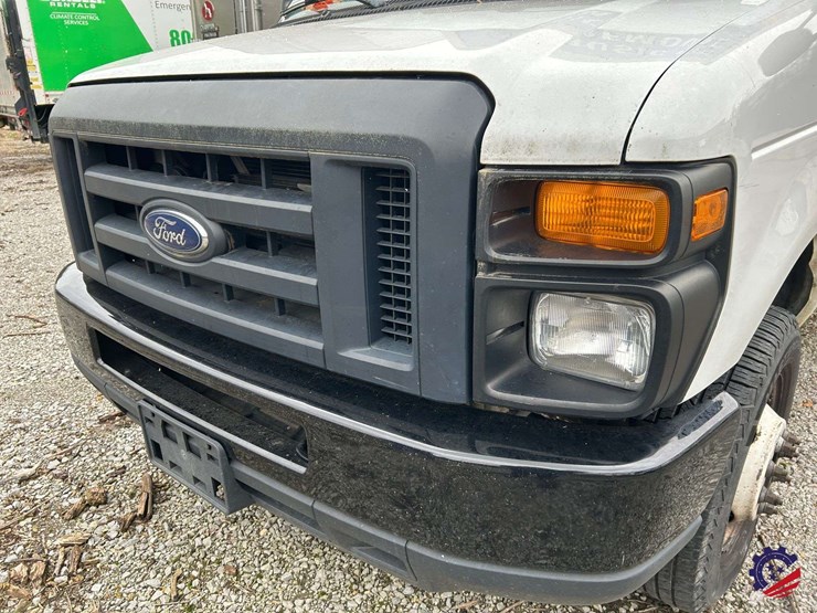 2017-ford-e450-image-14