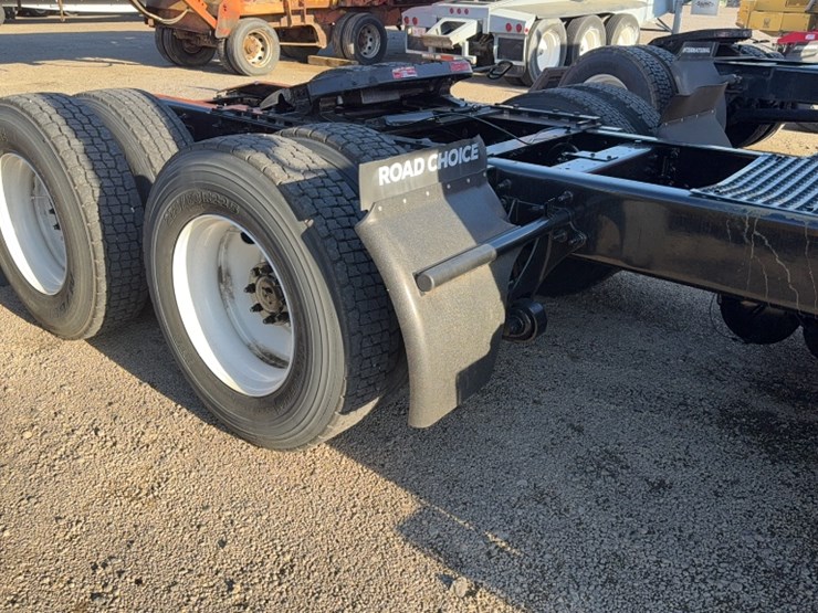 2004-international-8600-image-6