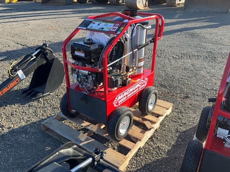 #2070-•-magnum-4000-portable-pressure-washer-image-3