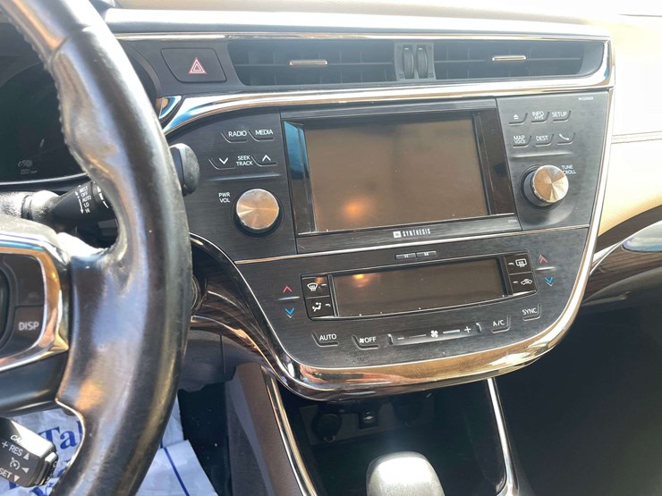 2013-toyota-avalon-hybrid-limited-4-door-sedan-(399,665-miles)-image-13