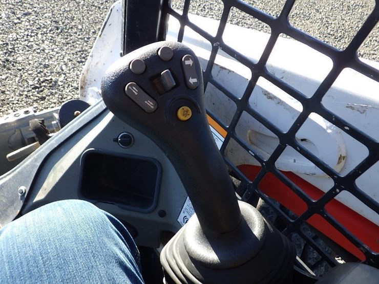 2020-bobcat-s550-image-25