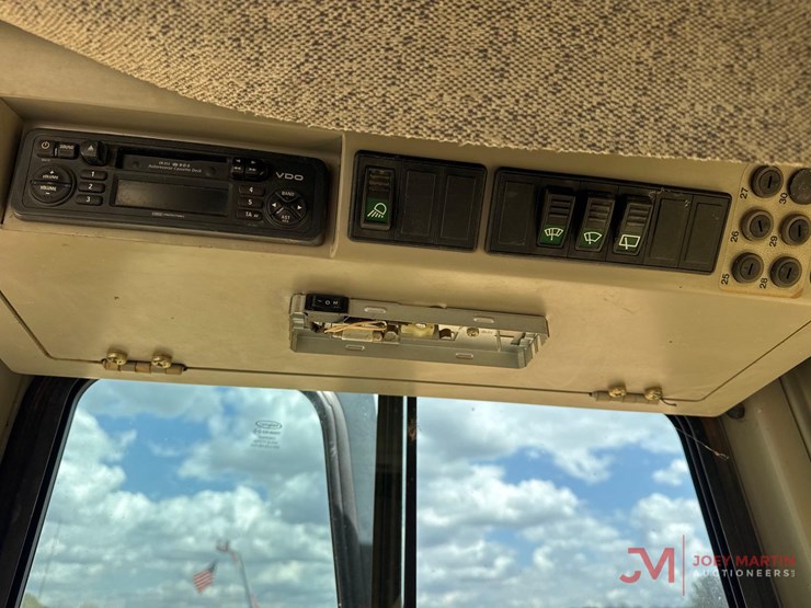 2006-deere-655c-image-27