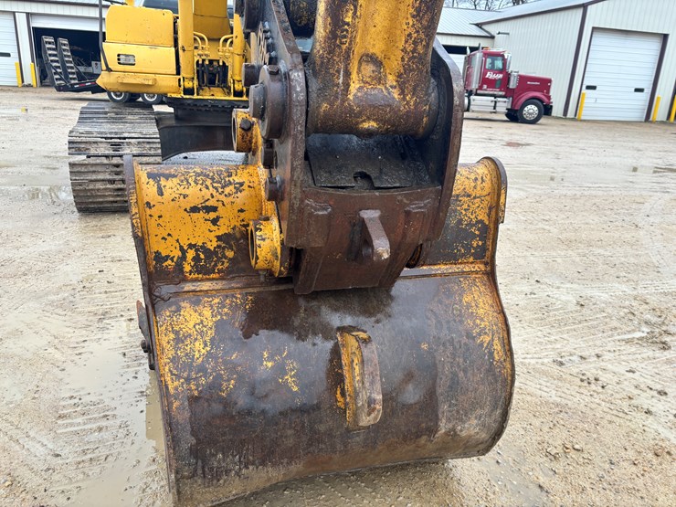 2001-komatsu-pc200-lc-image-46