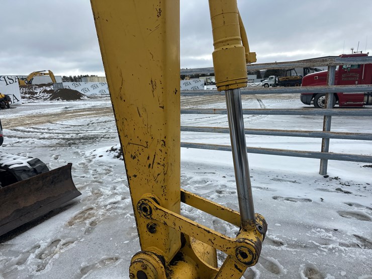 caterpillar-307-image-31