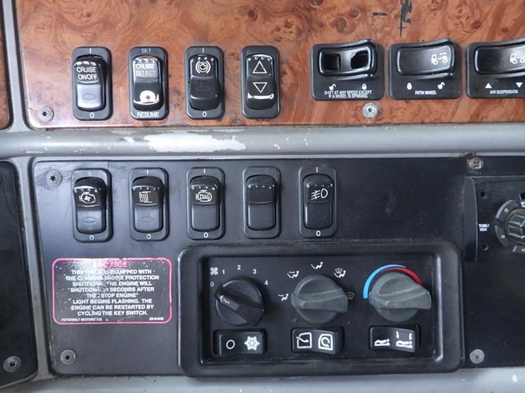 2006-peterbilt-387-image-38
