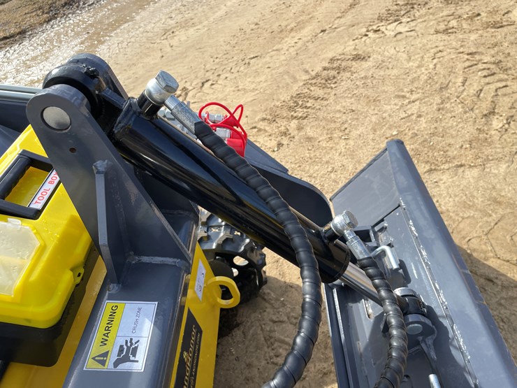 #212-•-landhonor-mini-skid-steer-loader-image-19