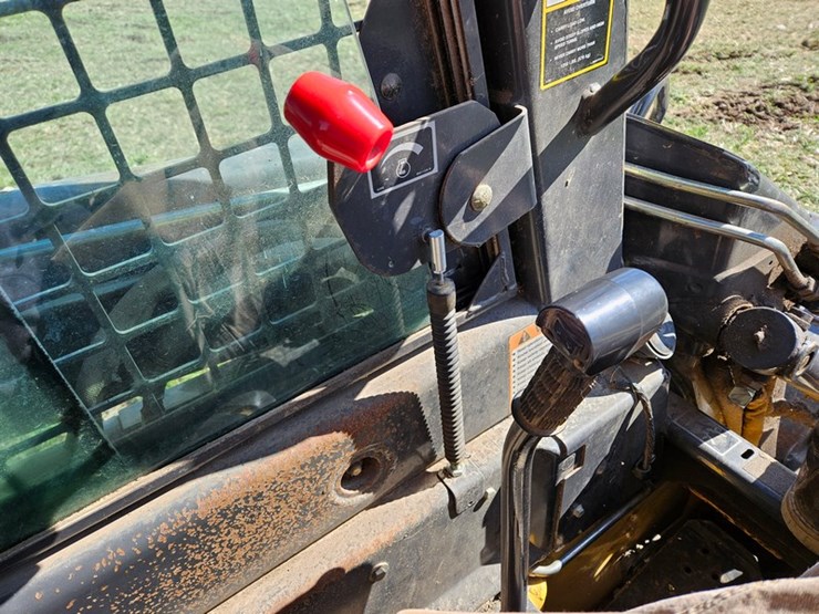 new-holland-ls140-image-23