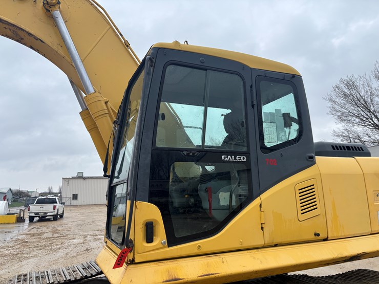 2001-komatsu-pc200-lc-image-8