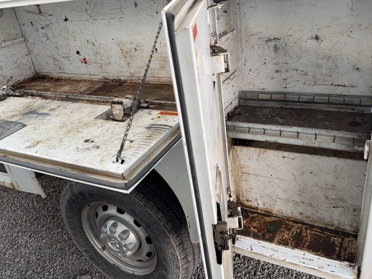 2012-dodge-2500-image-18