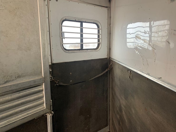 2003-exiss-sport-horse-trailer-image-13