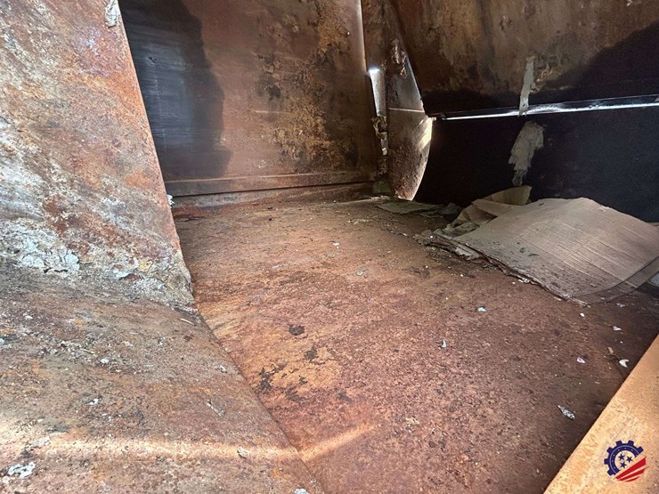 2013-ud-ud3300-s/a-garbage-truck-image-41