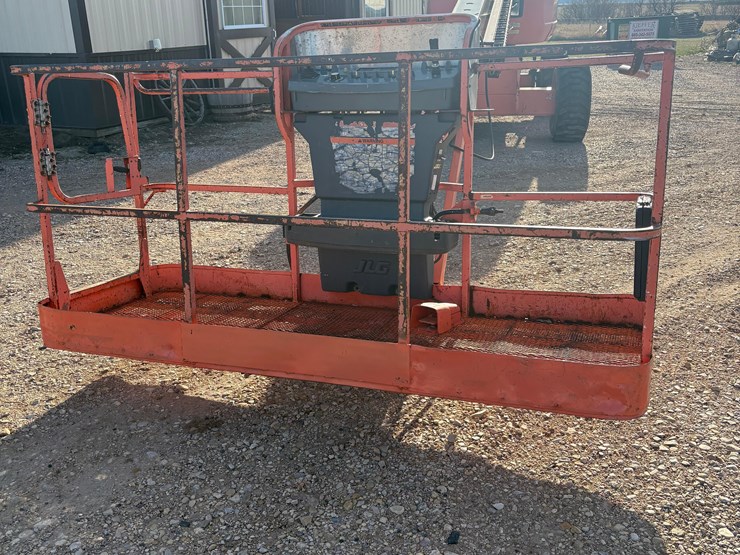 2005-jlg-660sj-image-4