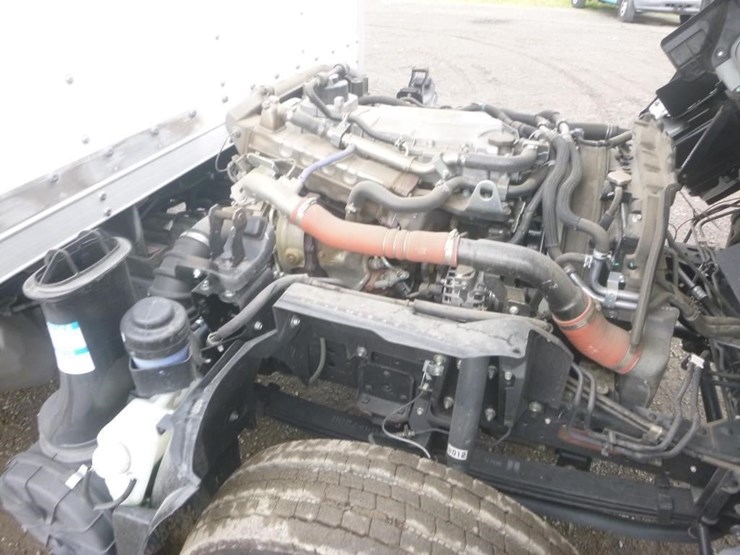 2023-isuzu-nrr-image-17