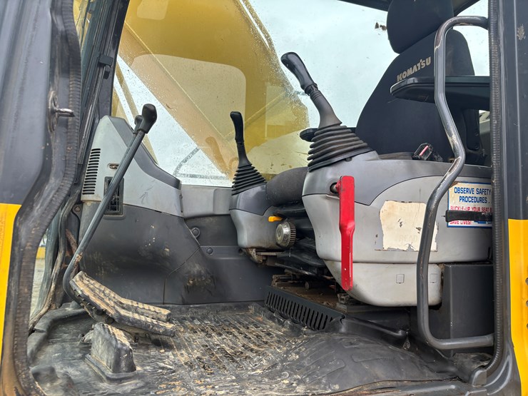 2001-komatsu-pc200-lc-image-54