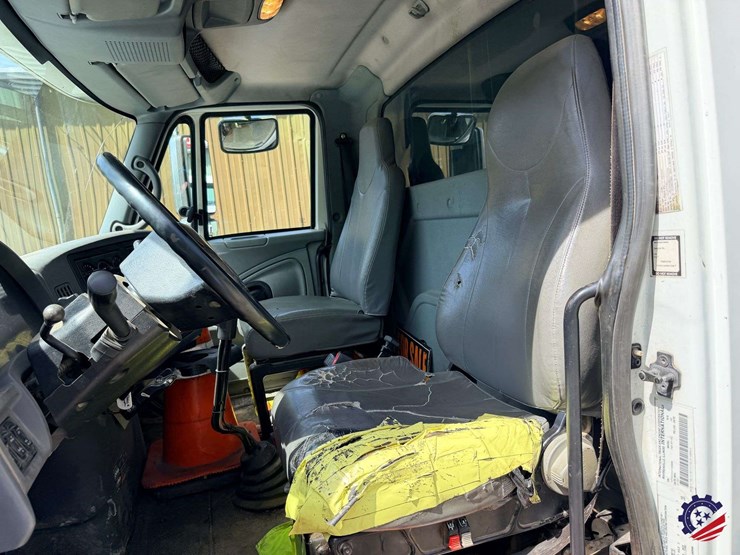 2007-international-7400-image-63