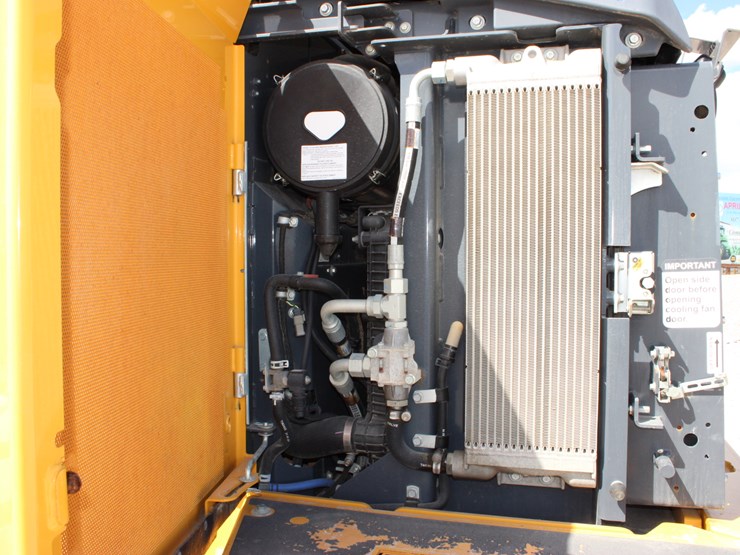 2021-deere-524p-image-71