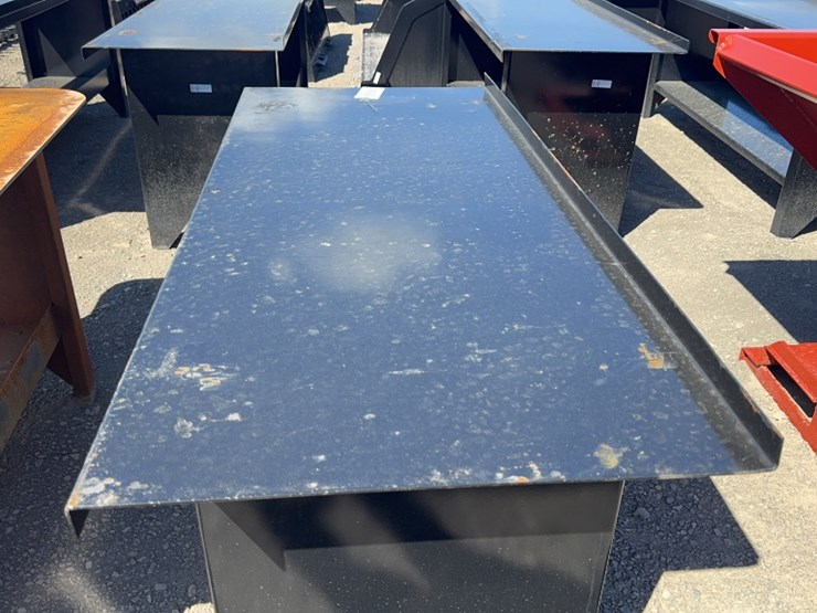#1006-•-60"-metal-work-bench-image-3